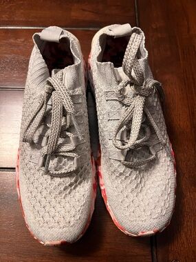 Nobull Allday Knot Light Gray/Red Camo Knit Athletic Sneakers